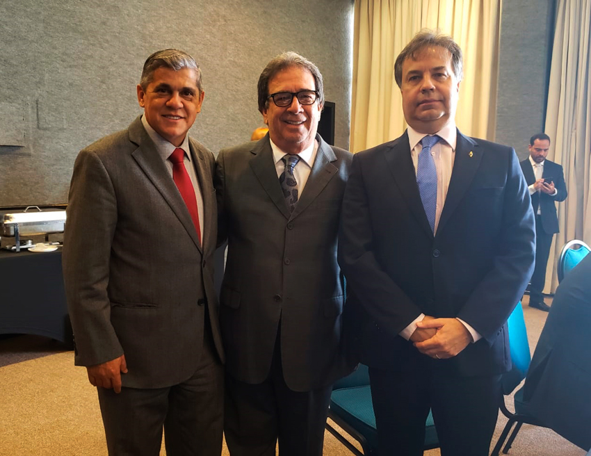 Presidente Waldir Neves assina acordo inédito de cooperação técnica com a Atricon baseado no Projeto Octopus do TCE-MS