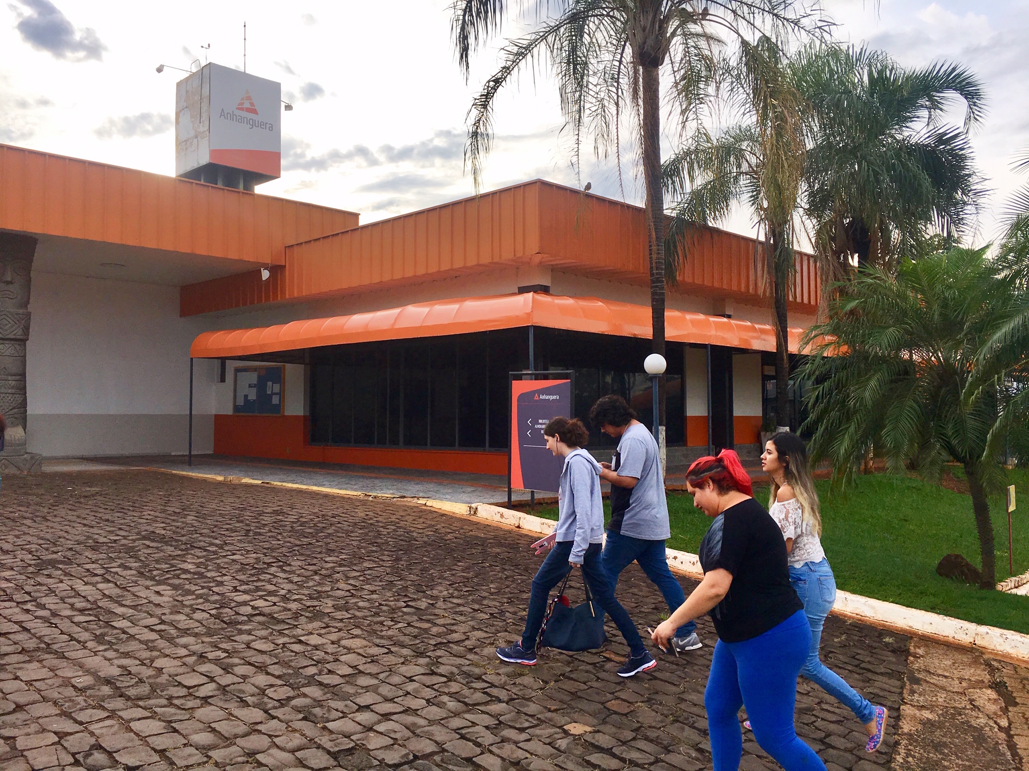 Concurso para estágio no TCE-MS atrai universitários da Capital